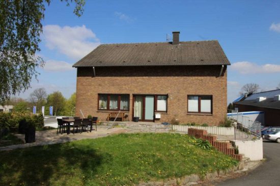 "Großzügig aufgeteilt und flexibel nutzbar" Freistehendes Wohn- und Geschäftshaus Witten-Stockum, Wohn-/Geschäftshaus