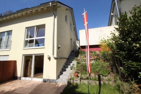 "Modernes Wohnen in einer ruhigen Wohnsiedlung" - Gemütliche Doppelhaushälfte mit Garage und Photovoltaikanlage in Witten-Bommern Witten-Bommern, Doppelhaushälfte